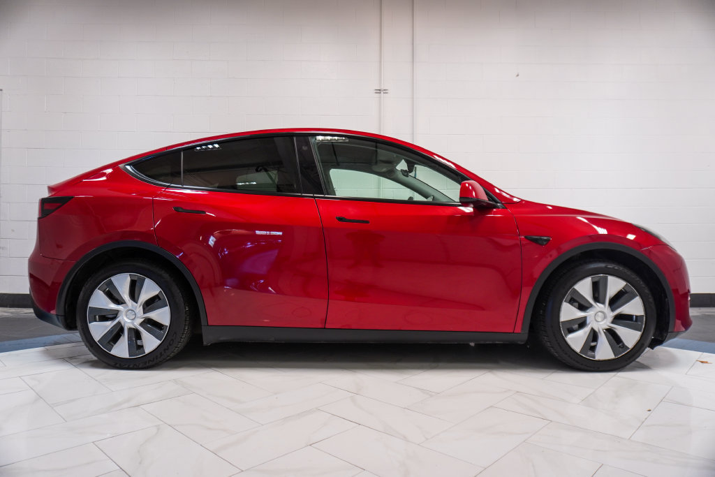 Used 2022 Tesla Model Y Long Range AWD/4WD image 28