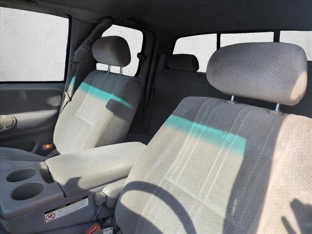 Used 2000 Toyota Tundra SR5 w/ Convenience Pkg image 6
