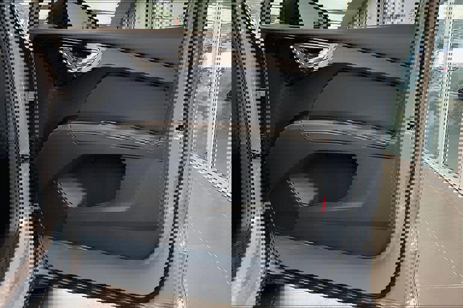 Certified 2025 Audi Q4 e-tron Premium w/ Convenience Package image 22