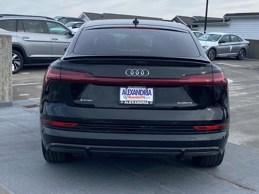 Used 2023 Audi e-tron Premium Plus w/ Premium Plus Package image 4