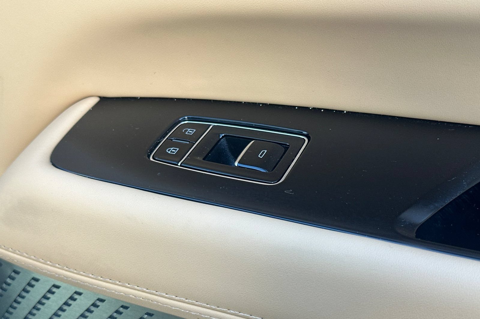 Certified 2026 Cadillac Escalade IQ Luxury 2 w/ LPO, Etrunk Organizer Package AWD/4WD image 22