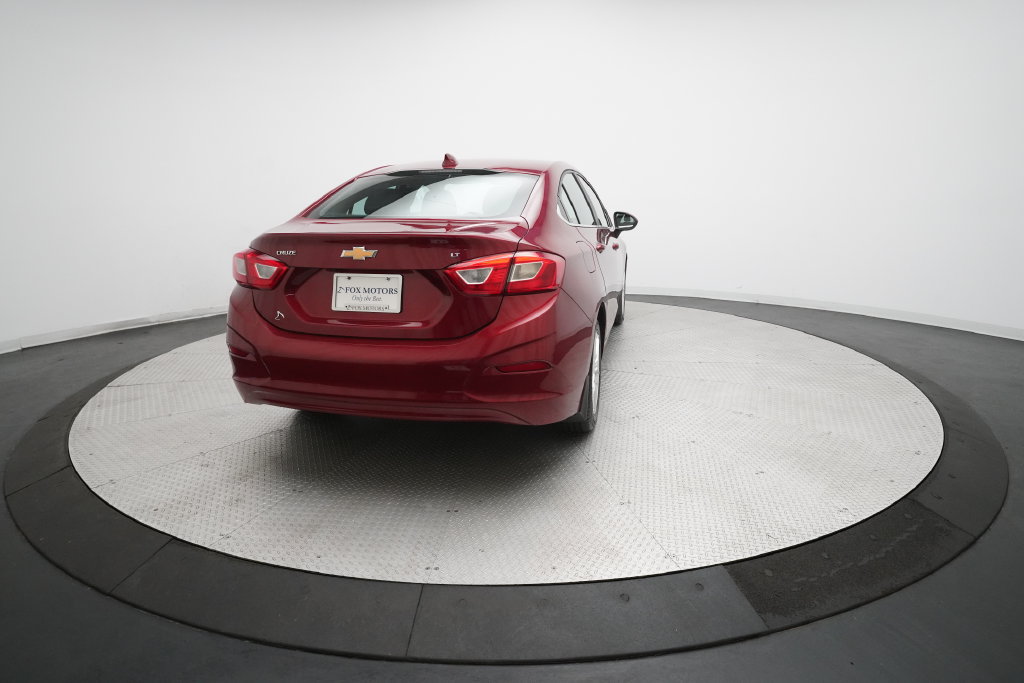 Used 2018 Chevrolet Cruze LT w/ Convenience Package FWD image 13