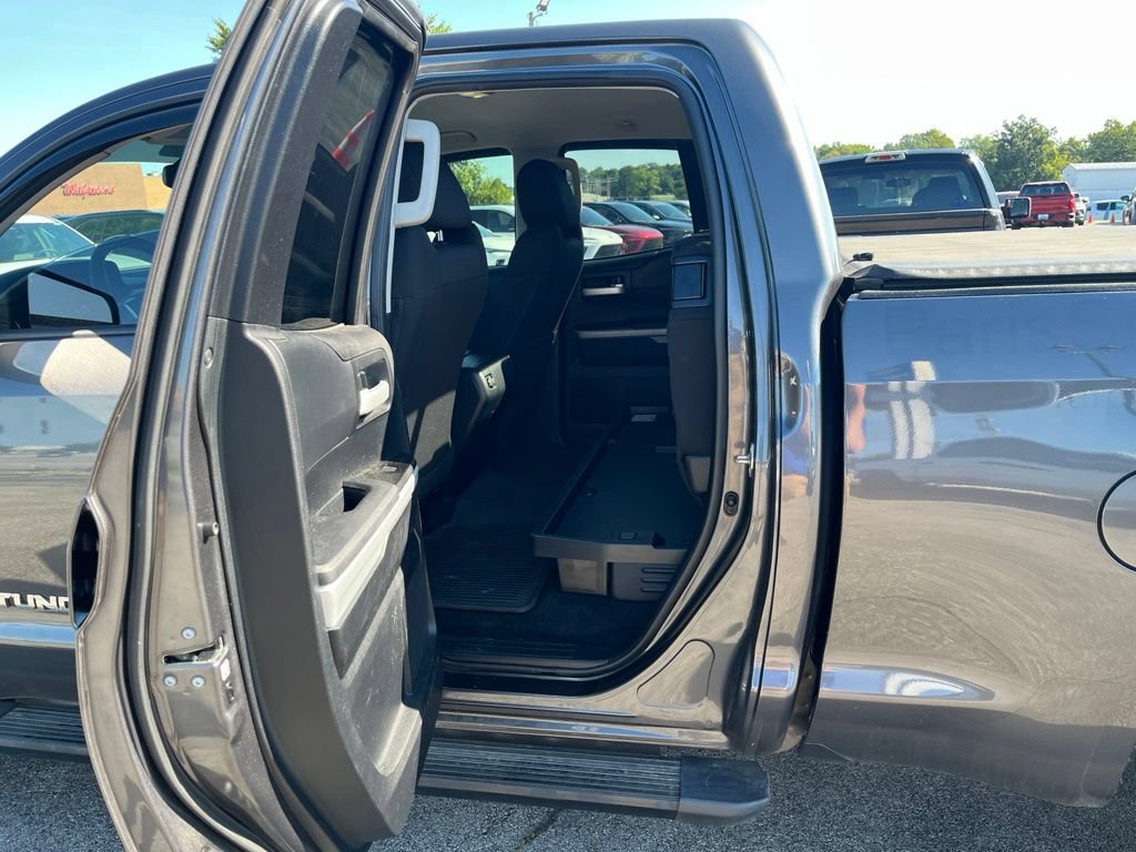 Used 2020 Toyota Tundra SR5 w/ SR5 Convenience Package AWD/4WD image 10