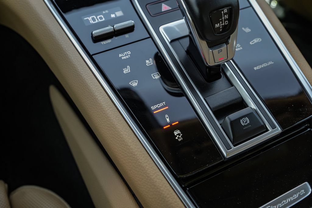 Used 2019 Porsche Panamera 4 AWD/4WD image 28