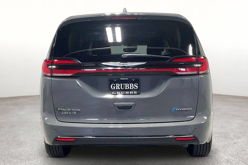 Used 2022 Chrysler Pacifica Touring-L FWD image 5
