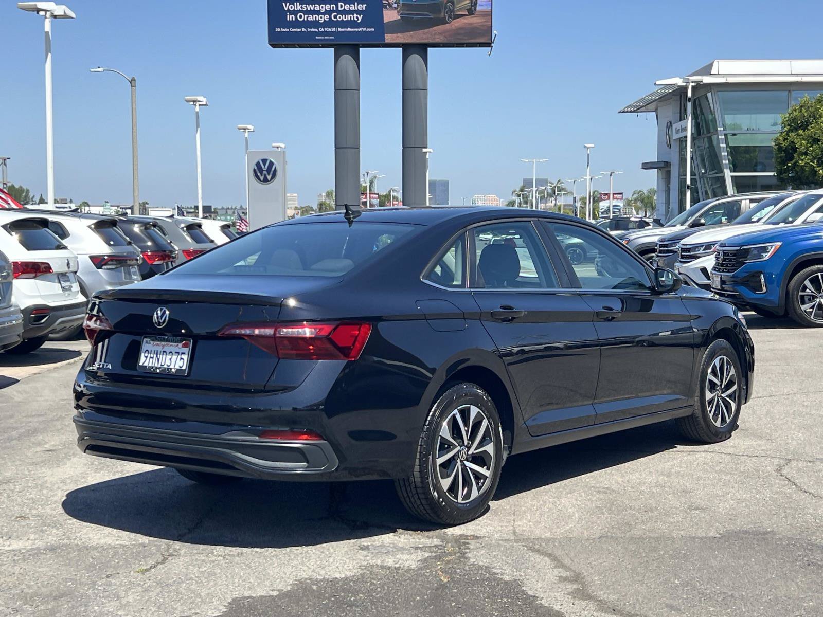 Certified 2023 Volkswagen Jetta S FWD image 33