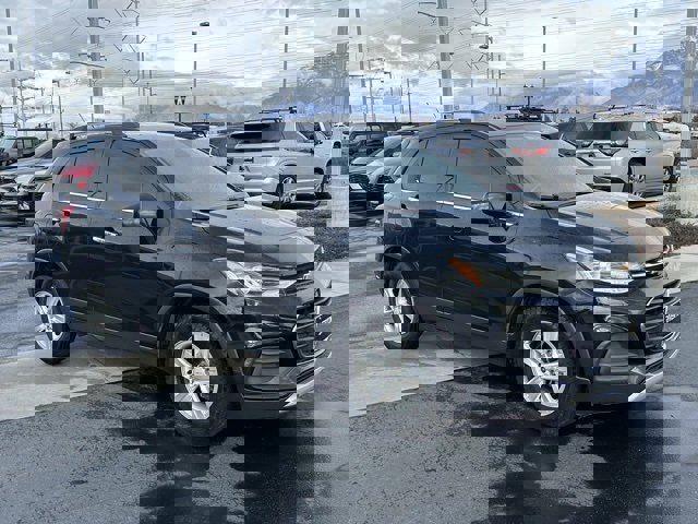 Used 2019 Chevrolet Trax LT w/ LT Convenience Package image 27