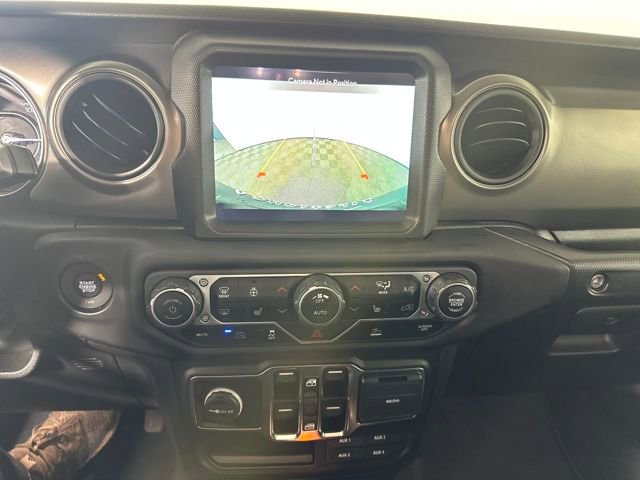 Used 2023 Jeep Wrangler Unlimited w/ Sun & Screen Package image 22