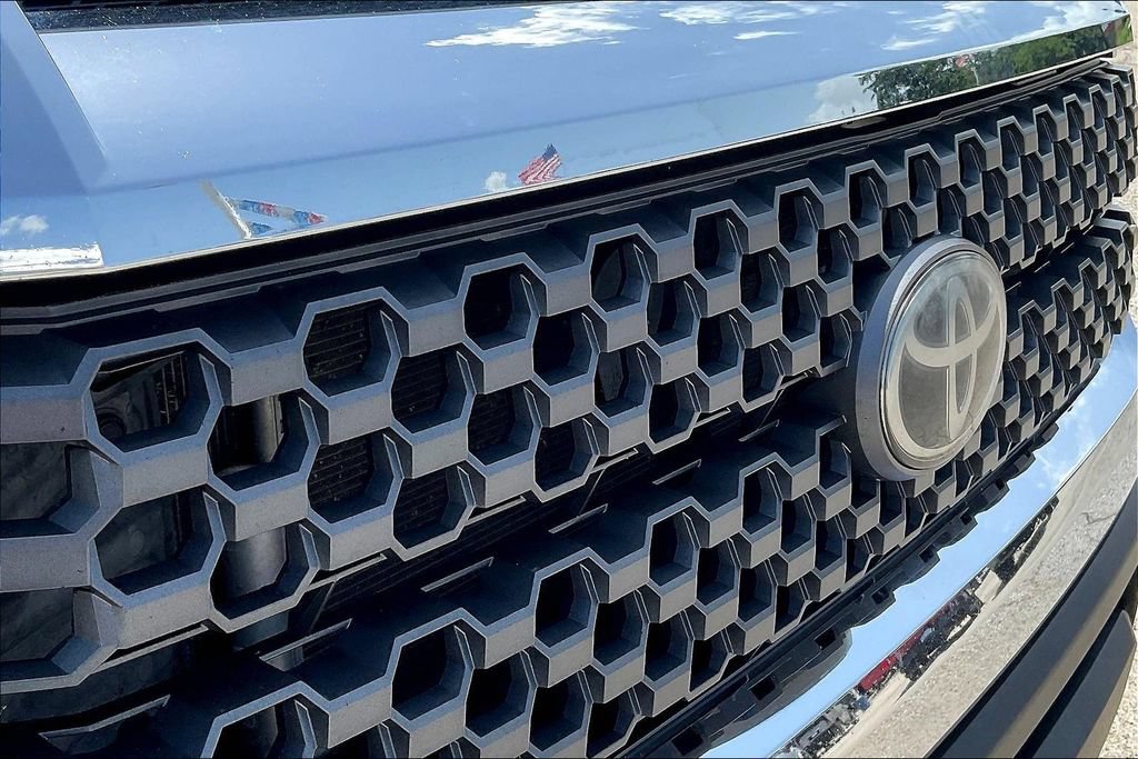 Used 2021 Toyota Tundra SR5 w/ Convenience Package AWD/4WD image 26