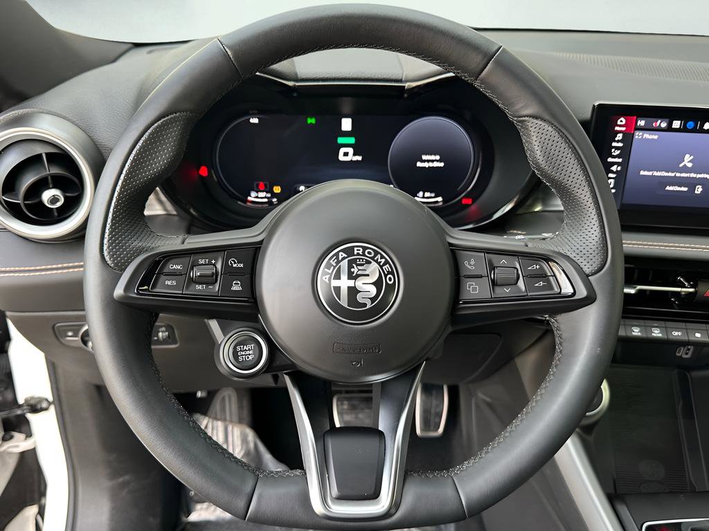 Used 2025 Alfa Romeo Tonale w/ Premium Package image 36
