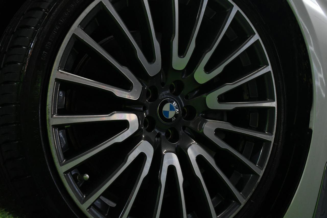 Used 2016 BMW 750i RWD image 5