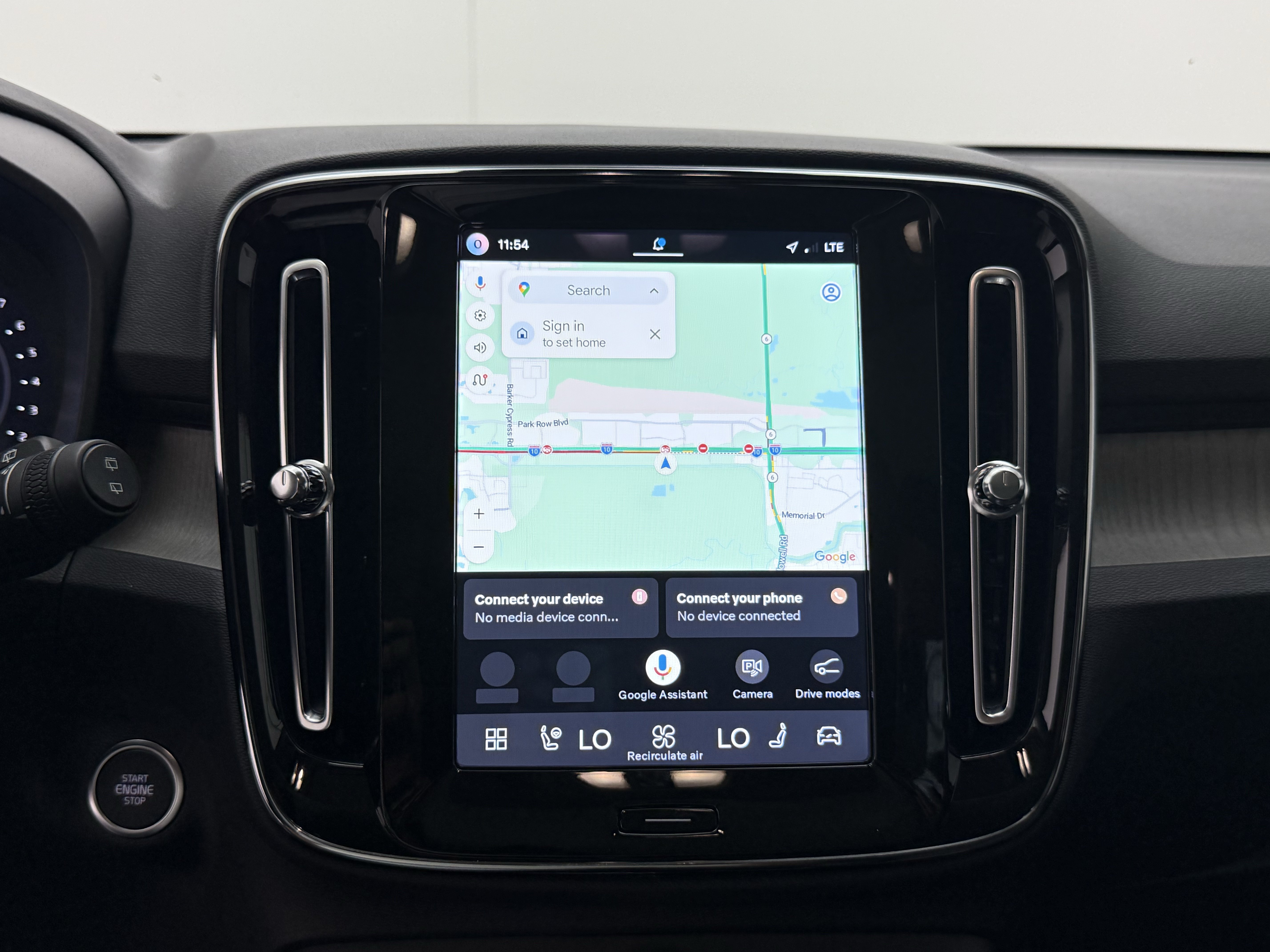Certified 2026 Volvo XC40 B5 Plus AWD/4WD image 22