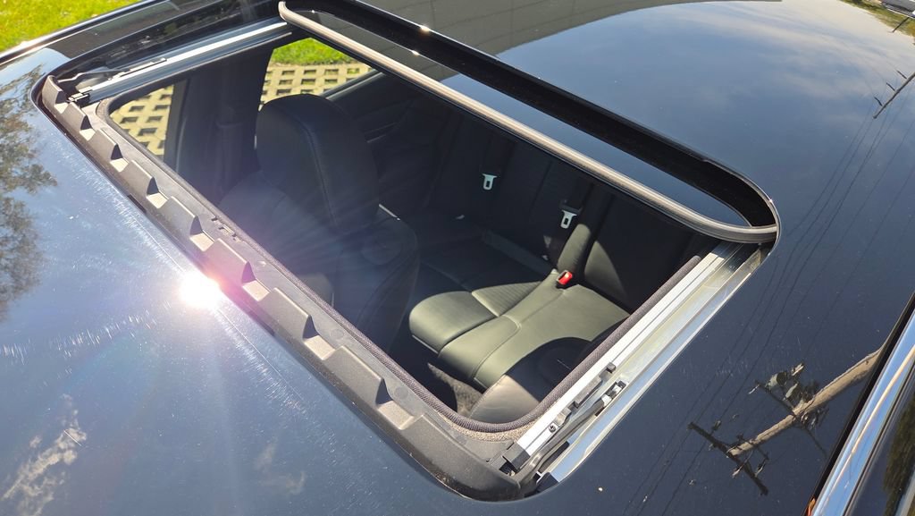 Used 2019 INFINITI Q70 Luxe w/ Sport Package AWD/4WD image 22
