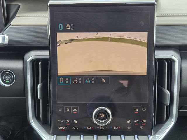 Used 2026 GMC Acadia Elevation w/ Elevation Premium Package FWD image 18