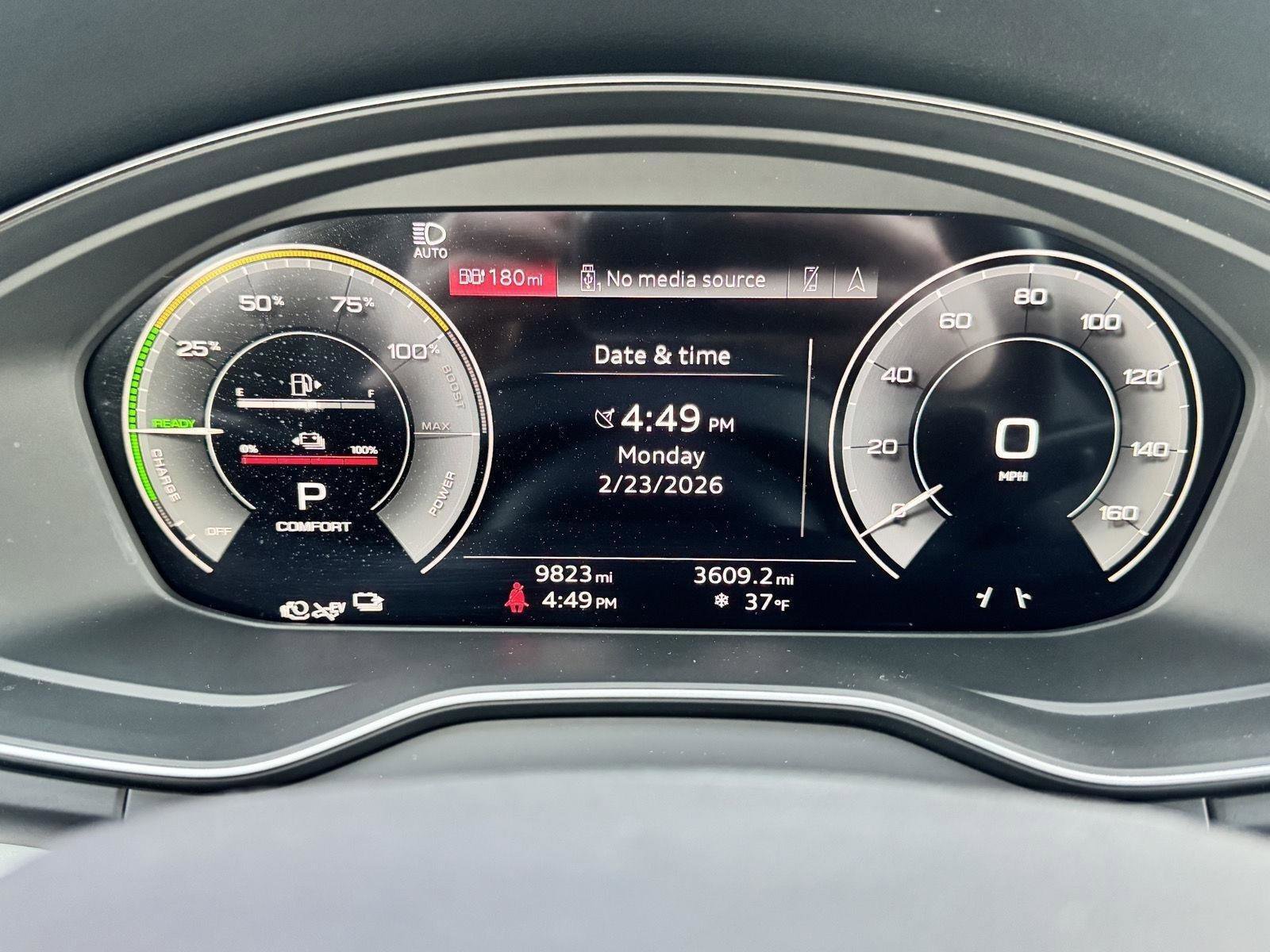 Used 2024 Audi Q5 e Prestige w/ Prestige Package image 16