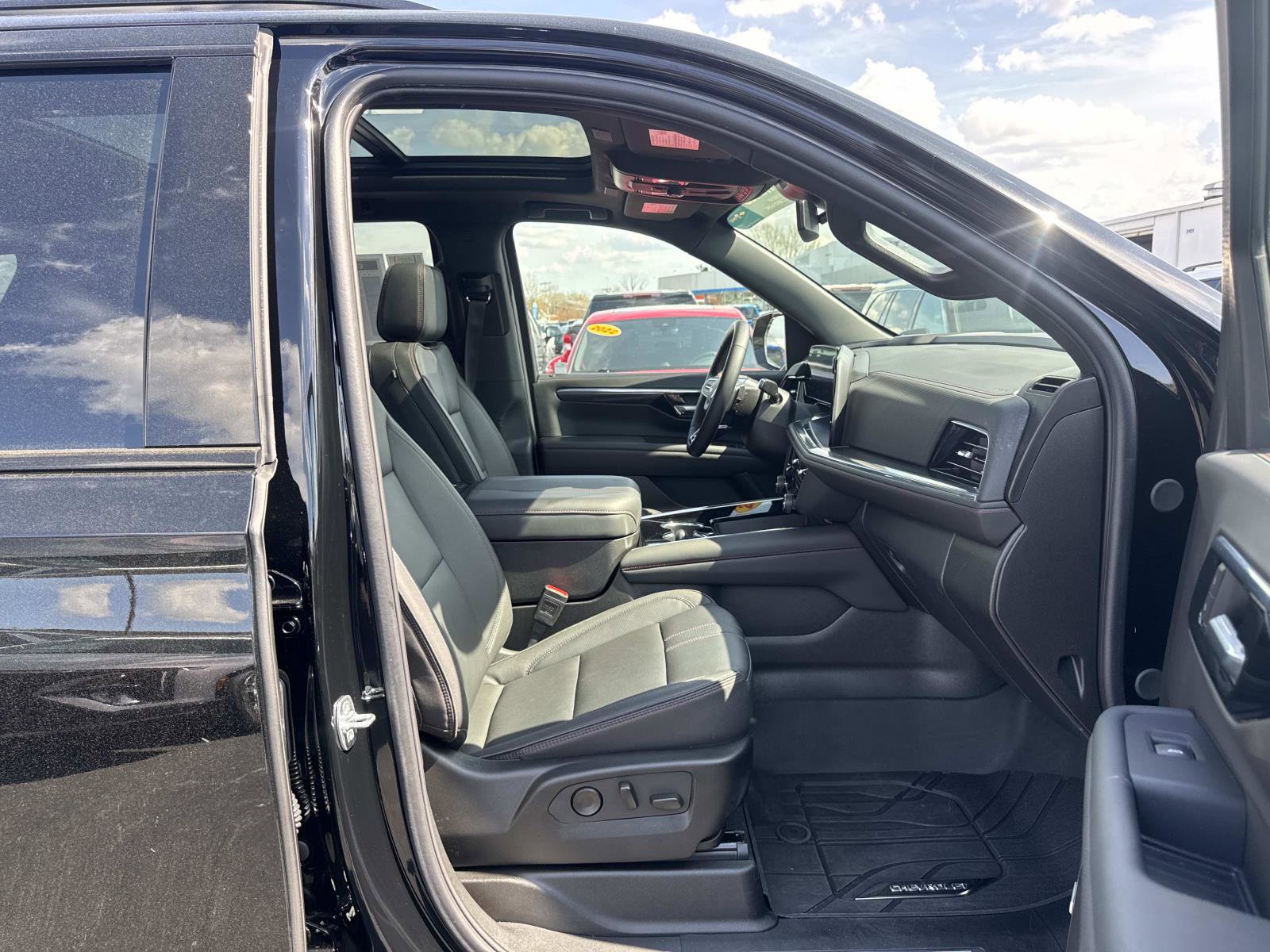 Certified 2025 Chevrolet Tahoe RST w/ RST Capability Package image 14