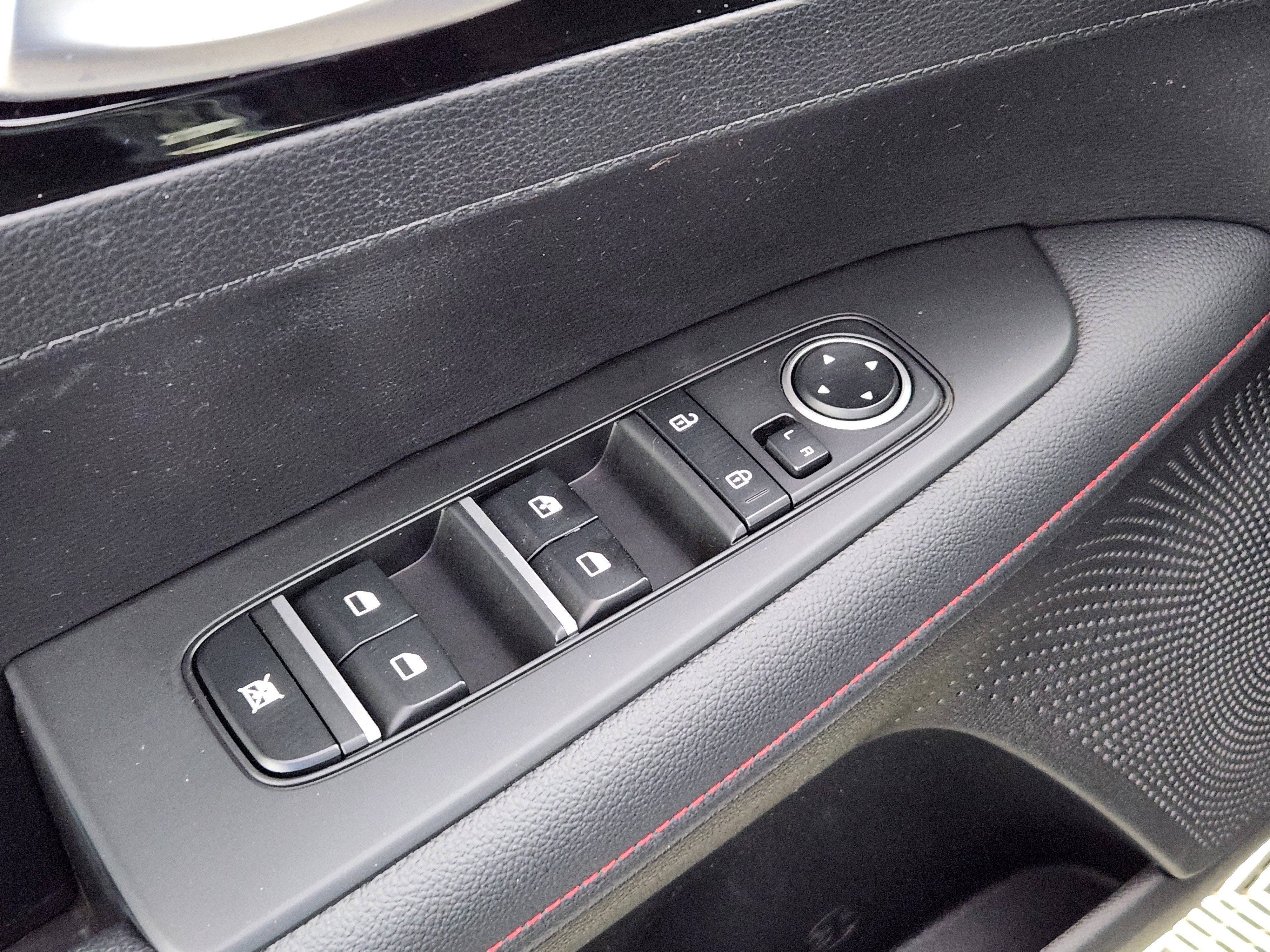 Used 2023 Kia Forte GT image 17