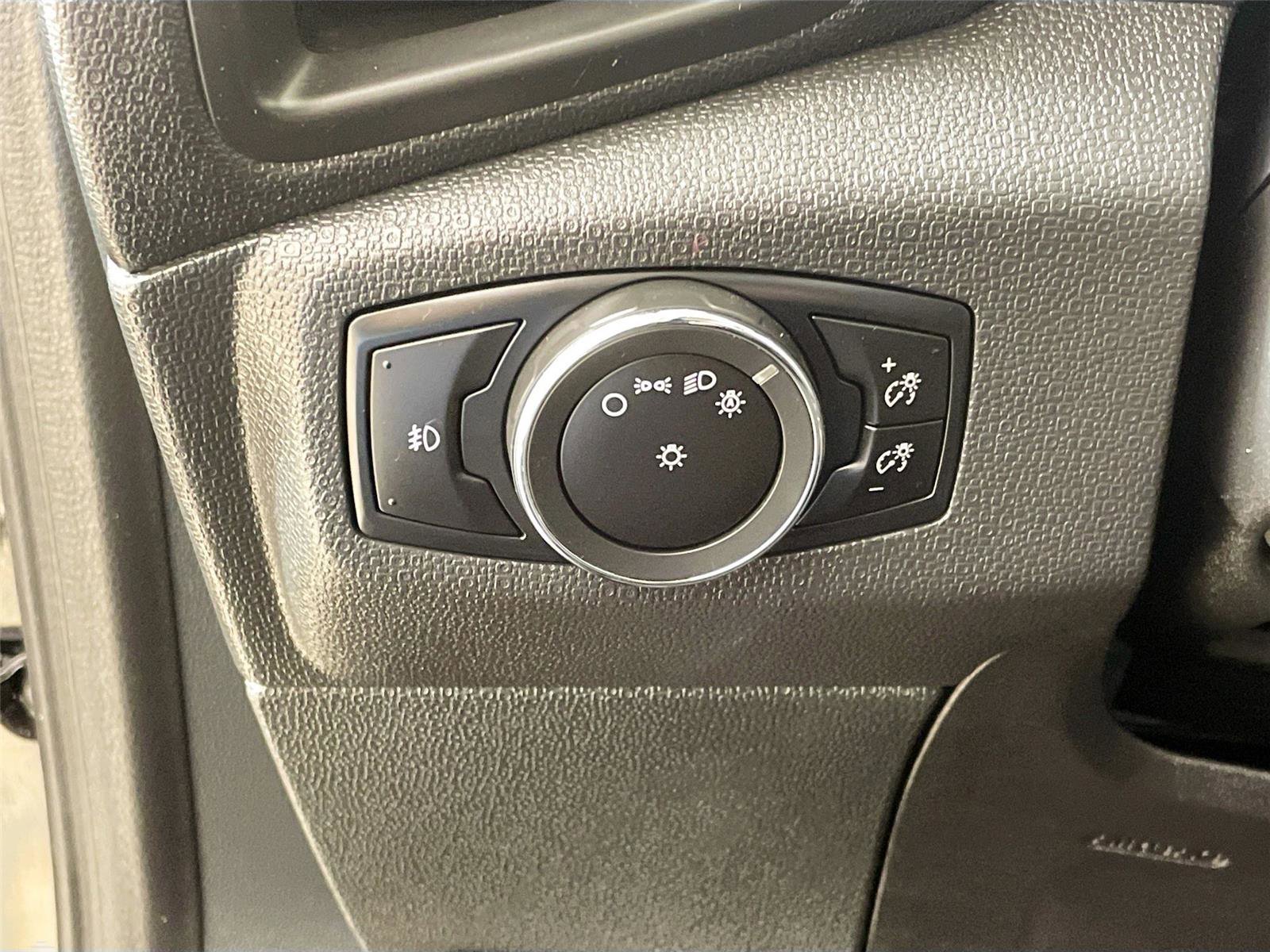 Used 2021 Ford EcoSport SE image 10