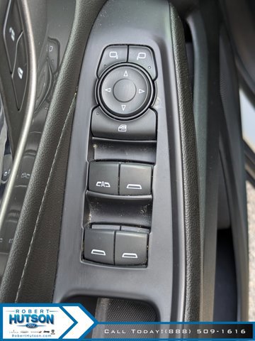 Used 2022 Chevrolet Traverse LT image 16