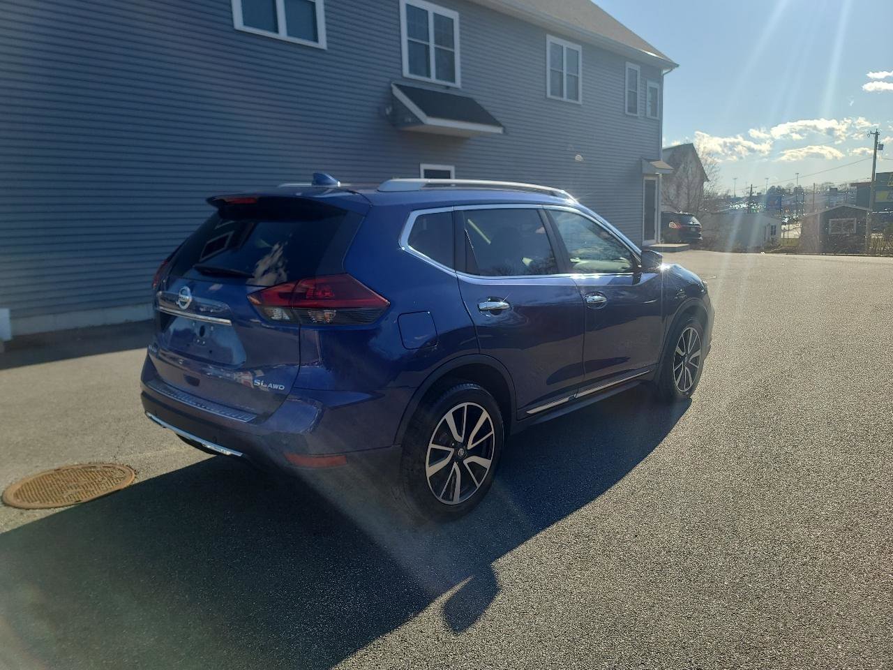 Used 2019 Nissan Rogue SL w/ Premium Package image 7