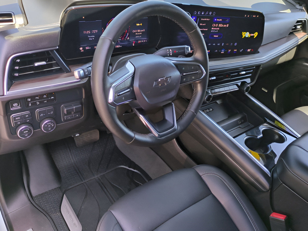 Used 2025 Chevrolet Tahoe Z71 w/ Z71 Off-Road Package AWD/4WD image 13