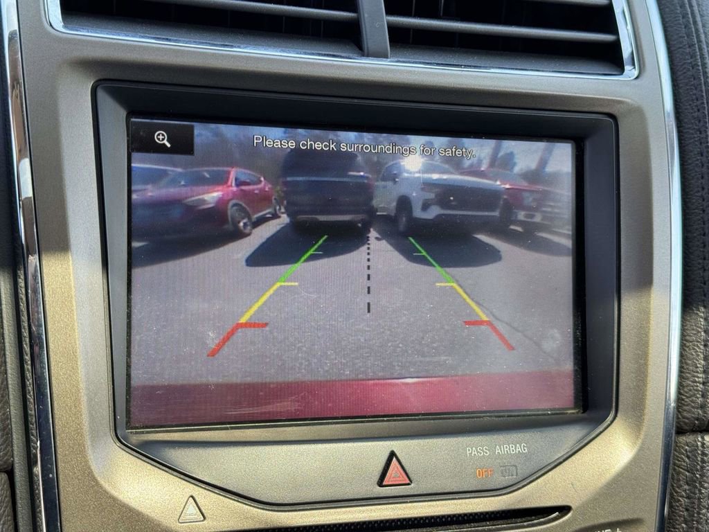 Used 2013 Lincoln MKX AWD image 5