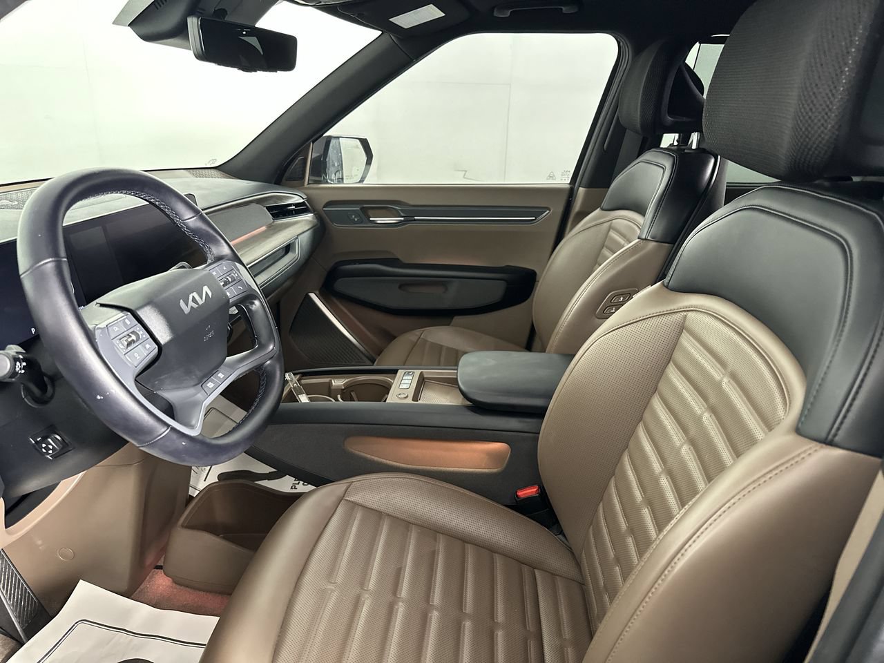 Certified 2024 Kia EV9 Land AWD/4WD image 2