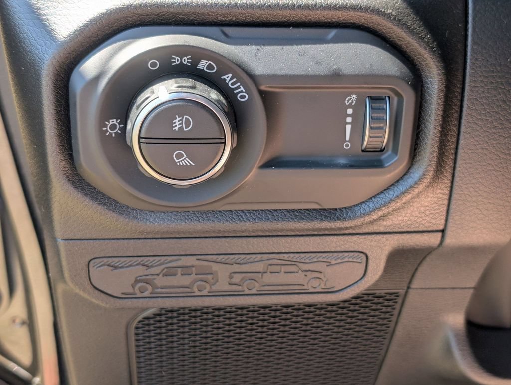 New 2026 Jeep Gladiator Sport AWD/4WD image 12