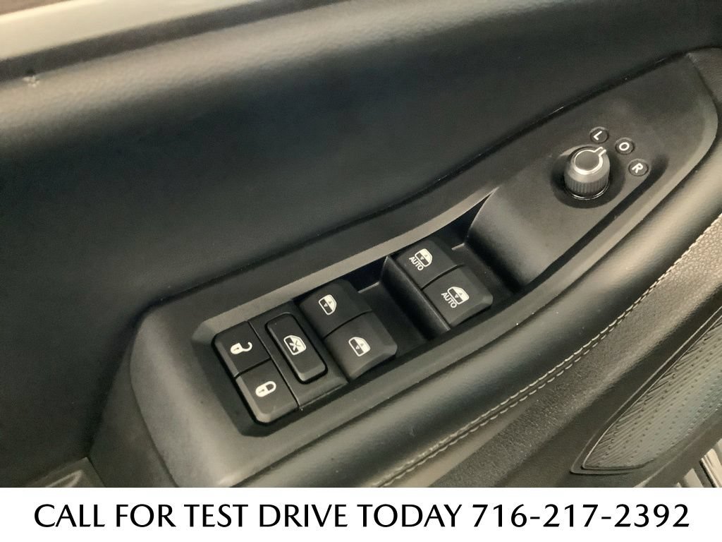 Used 2023 Jeep Grand Cherokee Limited AWD/4WD image 21