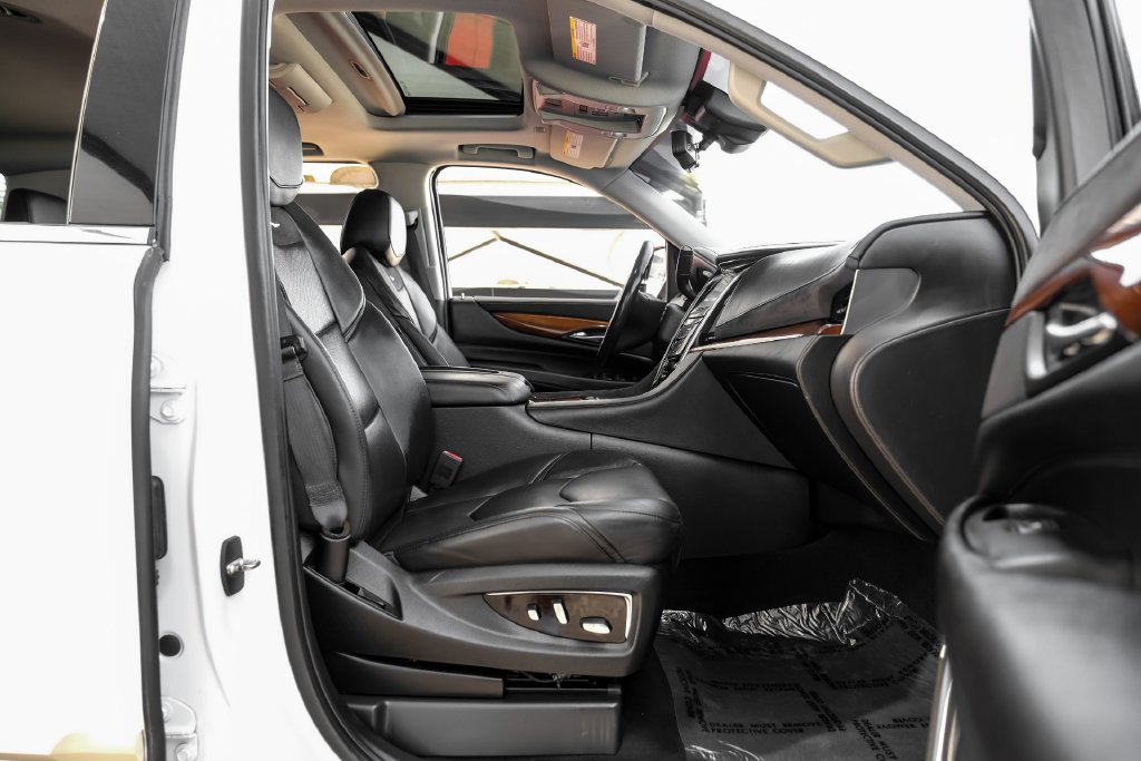 Used 2019 Cadillac Escalade ESV Premium Luxury RWD image 36