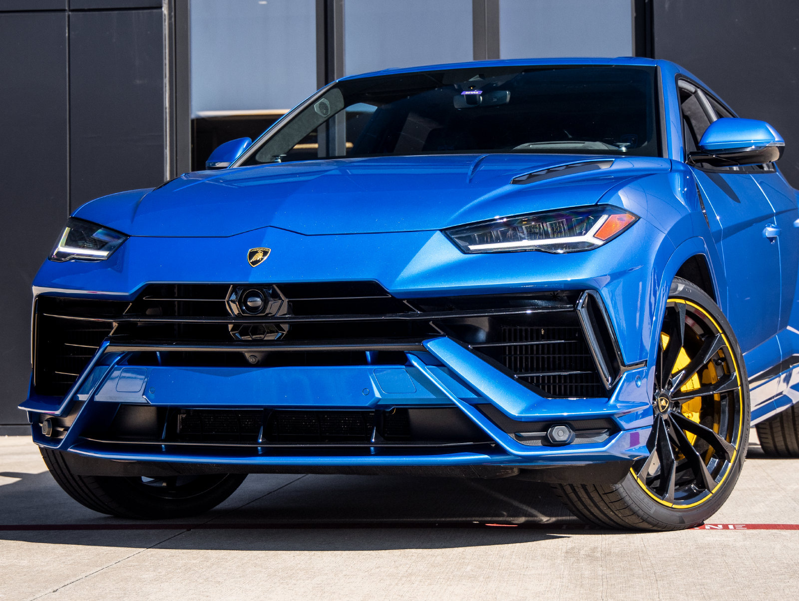 Used 2024 Lamborghini Urus S AWD/4WD image 3