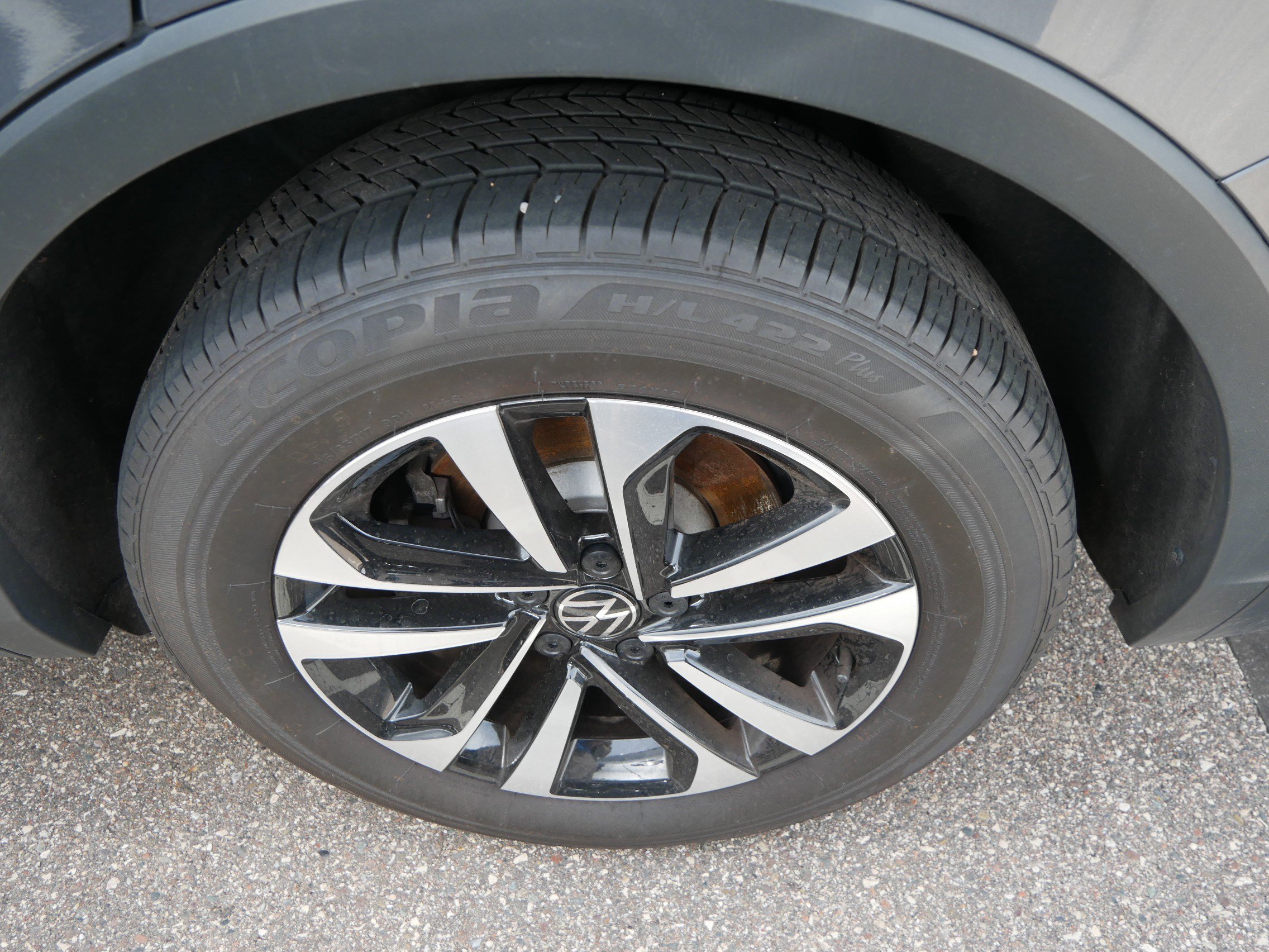 Used 2024 Volkswagen Tiguan S w/ MDO Package, Two-Row image 5
