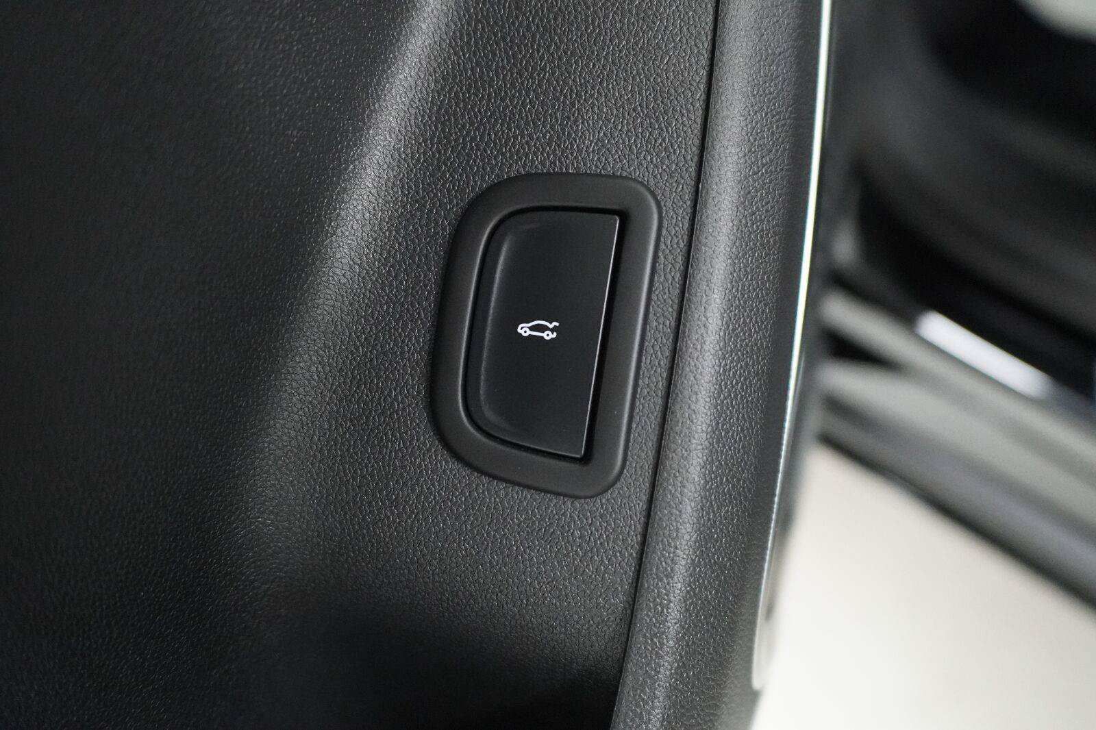 Used 2026 Chevrolet Traverse RS FWD image 25