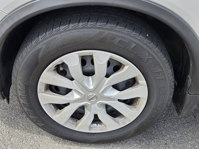 Used 2018 Nissan Rogue S image 16