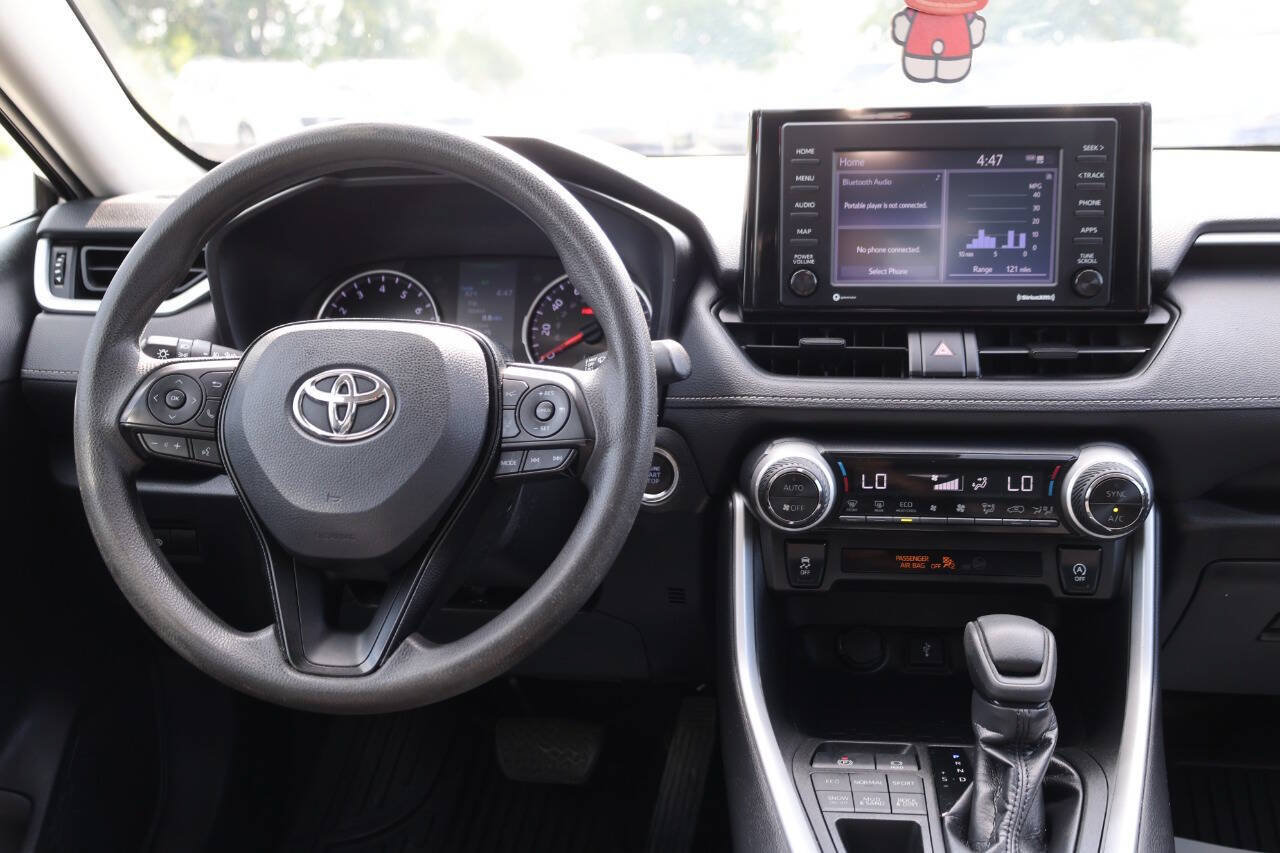 Used 2021 Toyota RAV4 XLE AWD/4WD image 23