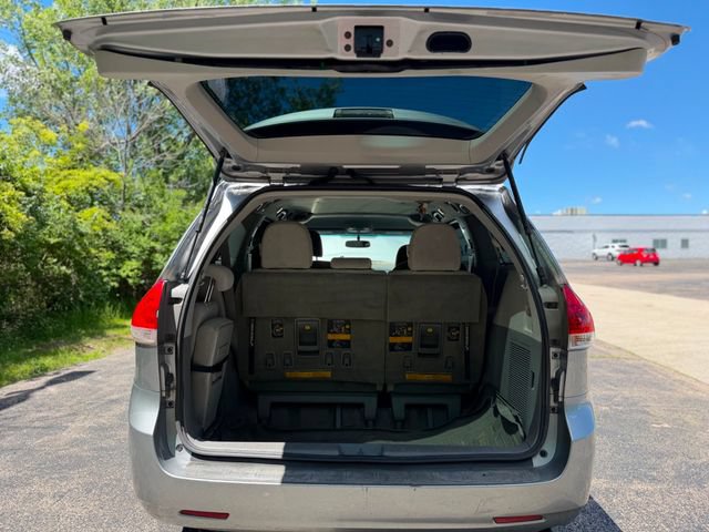 Used 2012 Toyota Sienna LE FWD image 29