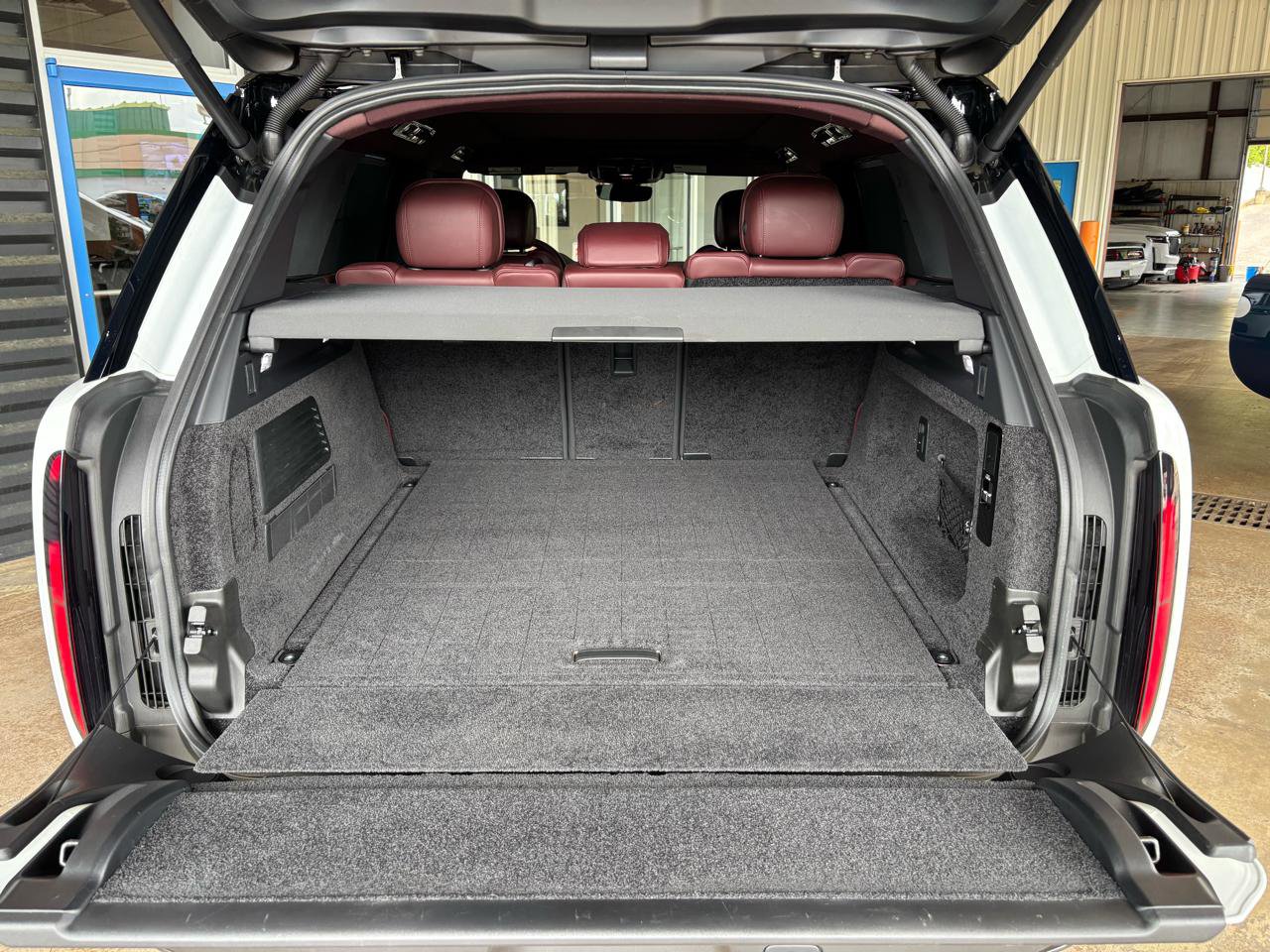 Used 2023 Land Rover Range Rover SE image 35