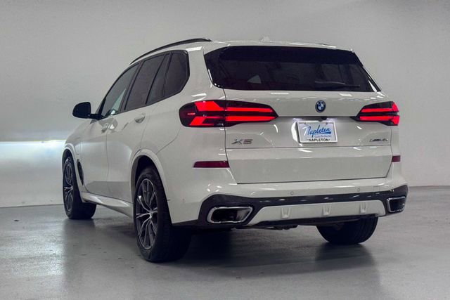 Used 2025 BMW X5 xDrive50e w/ M Sport Package image 3