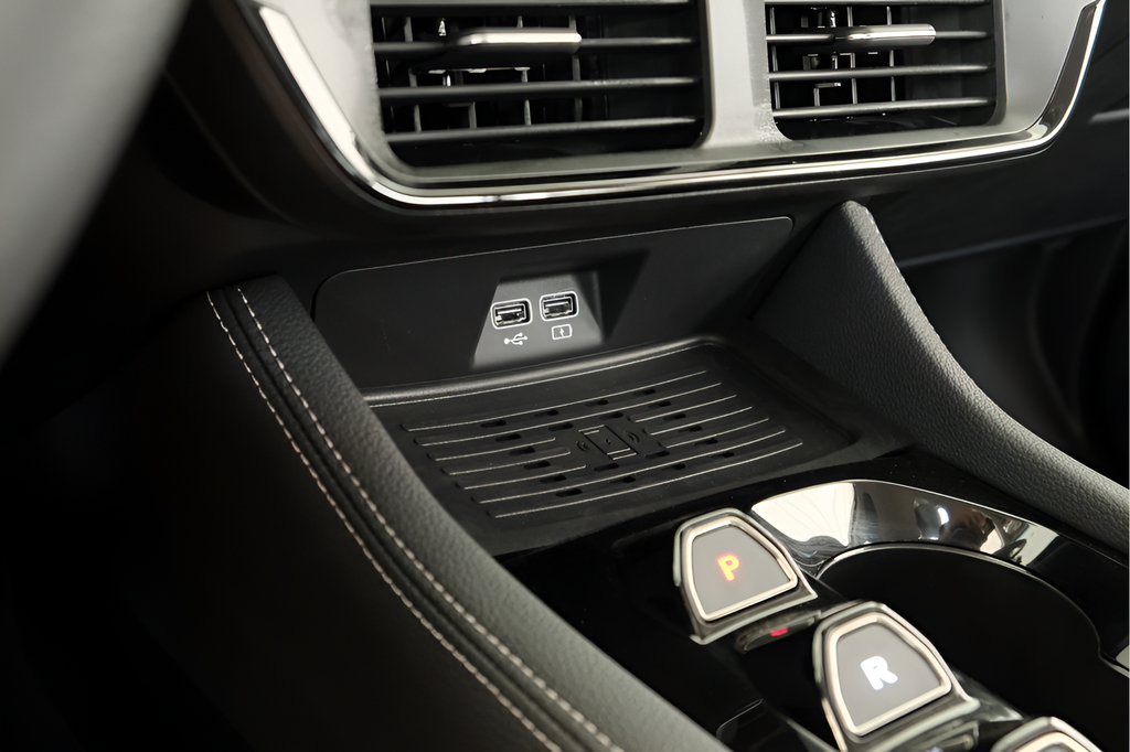 New 2025 VinFast VF 8 Eco AWD/4WD image 21