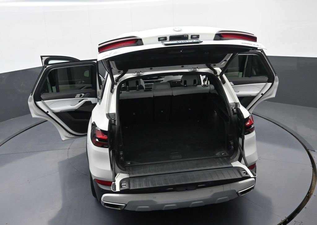 Used 2024 BMW X5 xDrive40i w/ Premium Package image 43