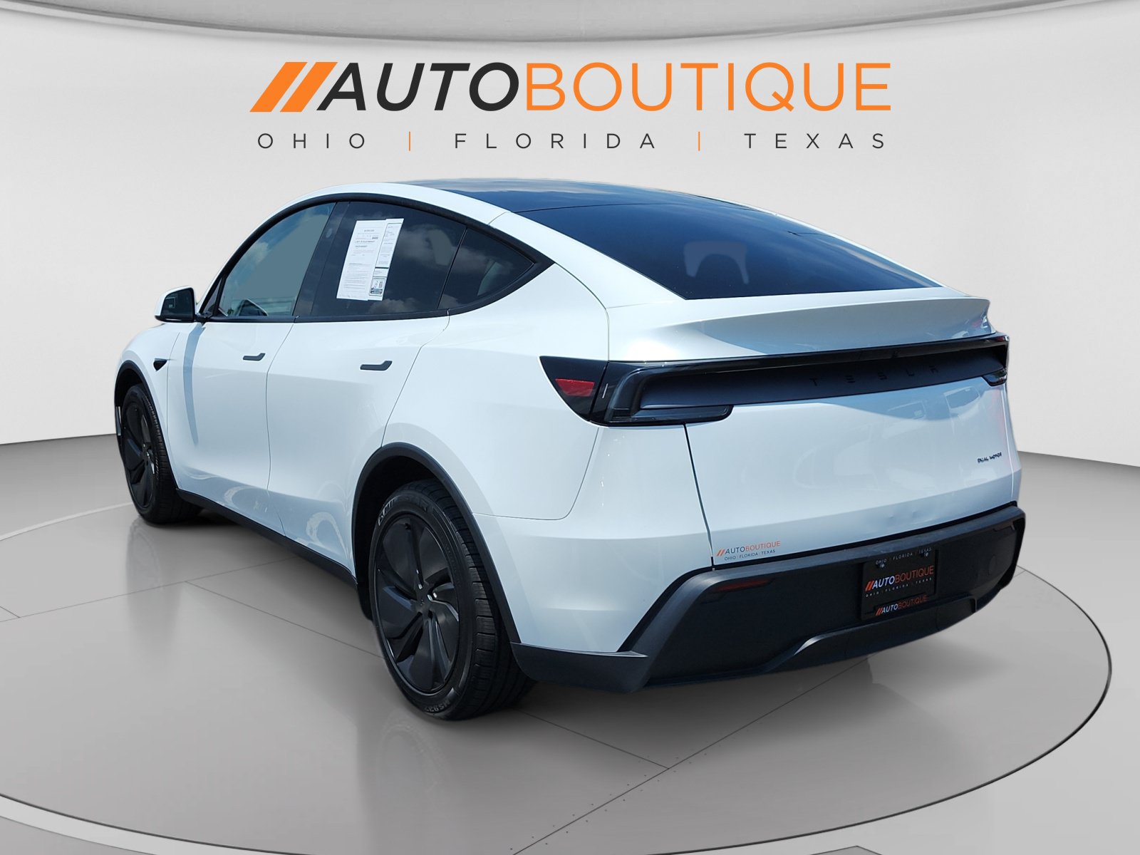 Used 2026 Tesla Model Y Long Range AWD/4WD image 3