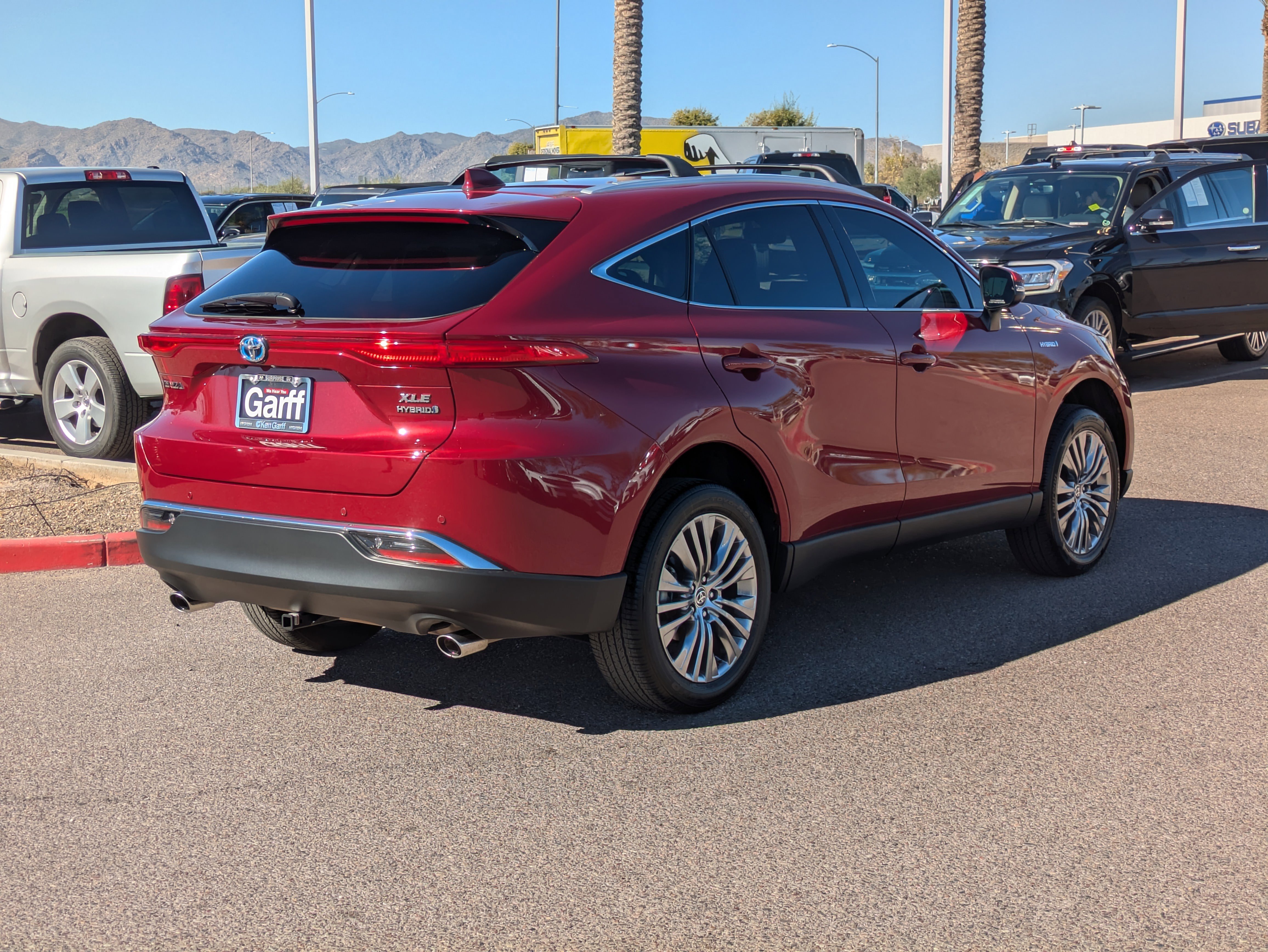 Used 2021 Toyota Venza XLE video 3