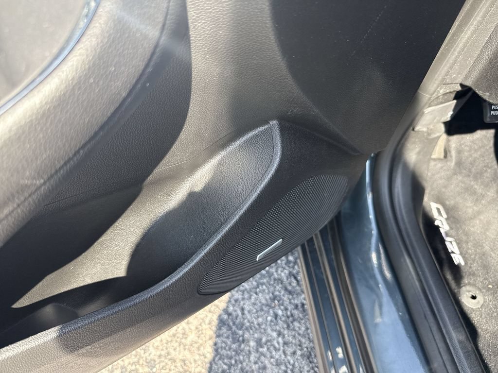 Certified 2017 Chevrolet Cruze Premier FWD image 31