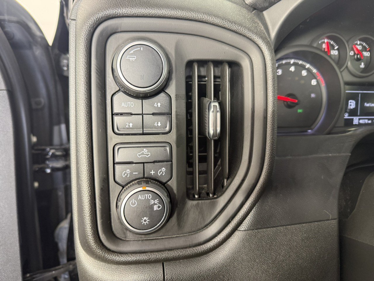 Used 2021 Chevrolet Silverado 1500 W/T w/ WT Value Package AWD/4WD image 21