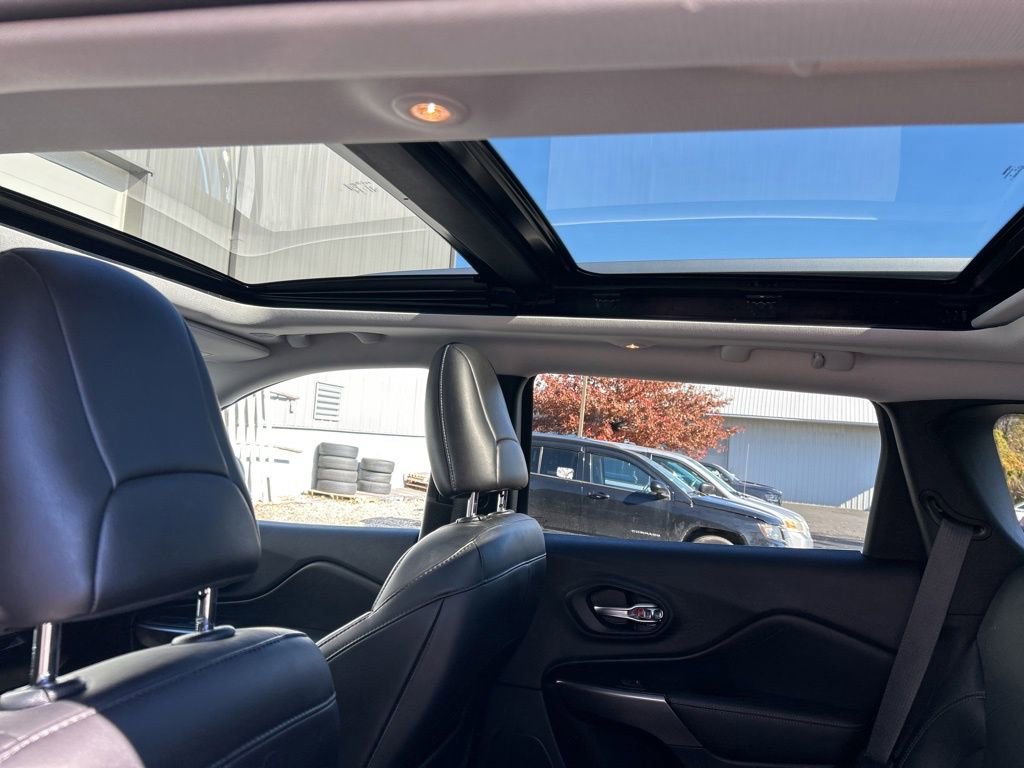 Used 2019 Jeep Cherokee Limited image 33