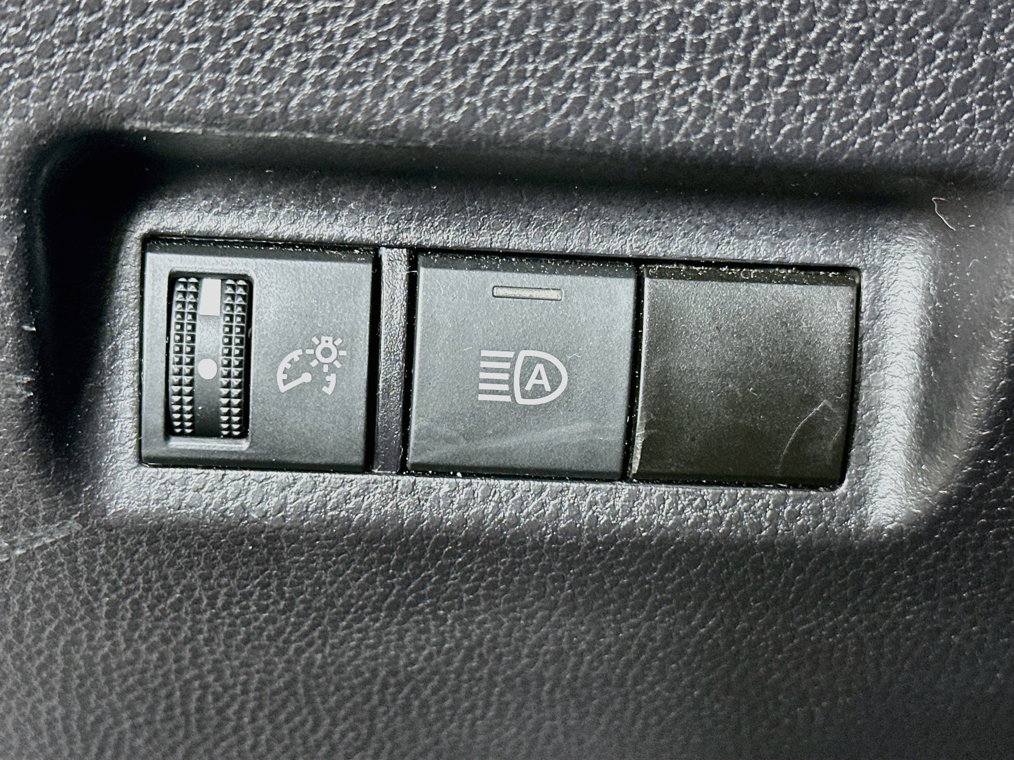 Used 2025 Toyota RAV4 LE FWD image 17