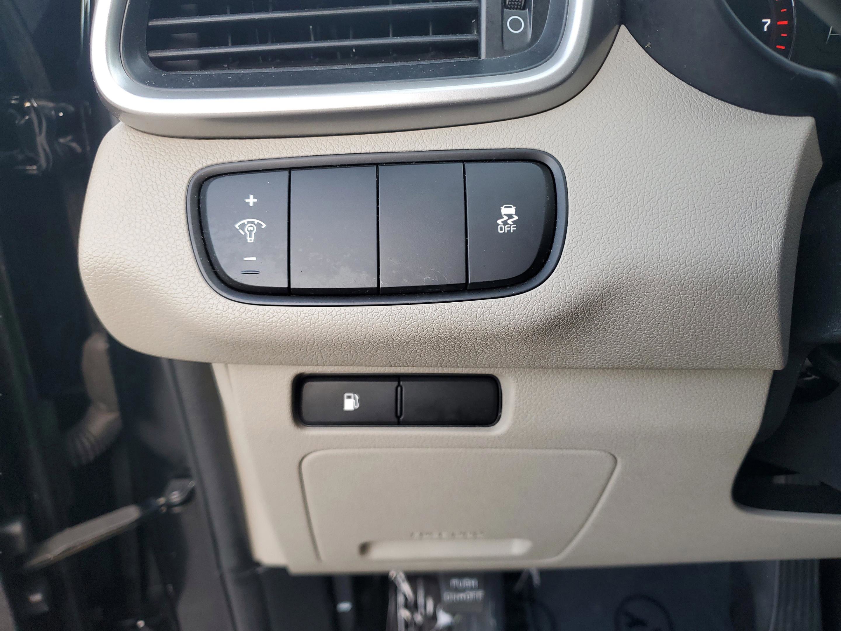 Used 2018 Kia Sorento LX image 31