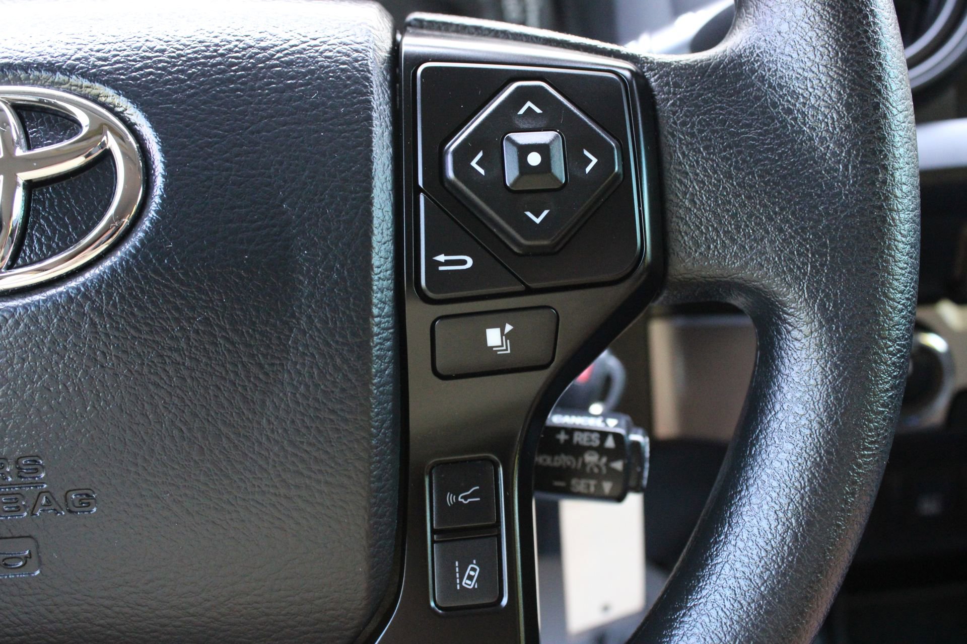 Used 2023 Toyota Tacoma SR AWD/4WD image 27