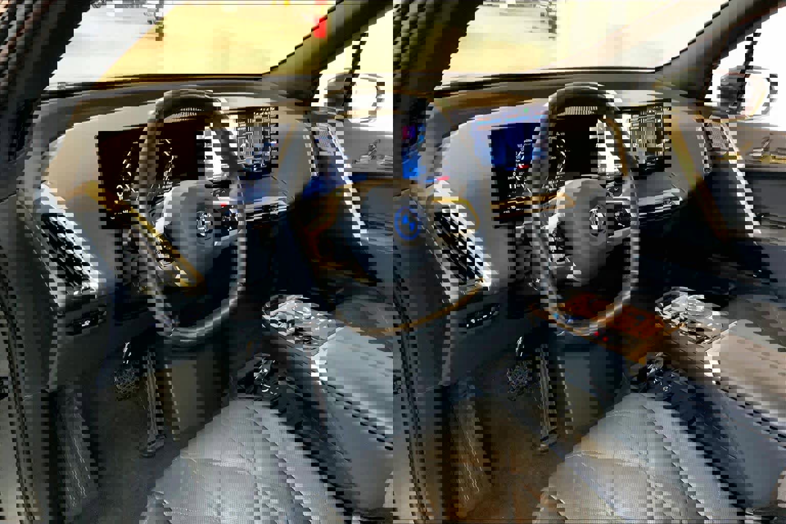 Used 2023 BMW iX M60 image 18