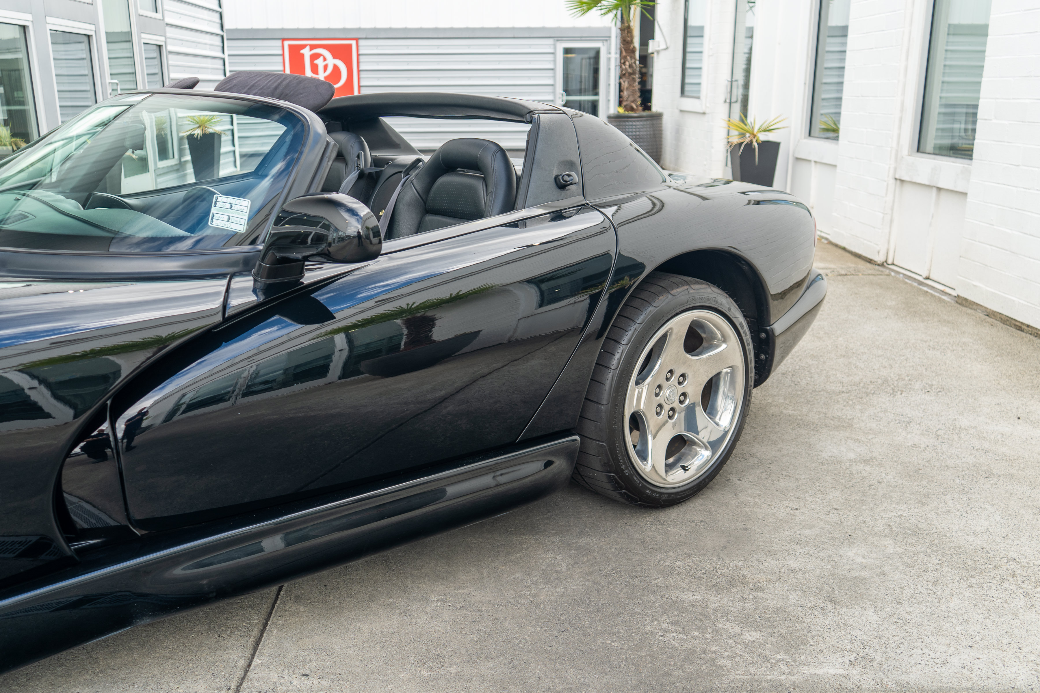 Used 2000 Dodge Viper RT/10 RWD image 5